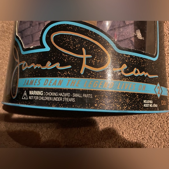 NIB ⭐️ James Dean The Legend Lives On doll ⭐️ Box has never been opened - Picture 5 of 6